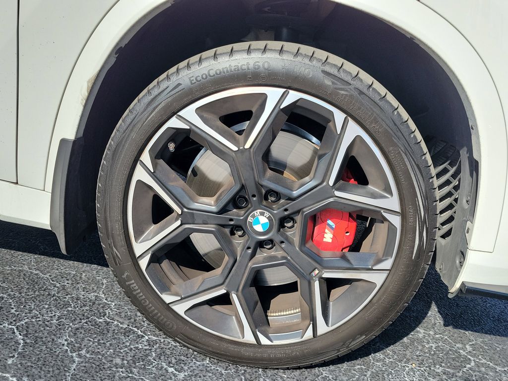 2025 BMW X1 M35i - Photo 9