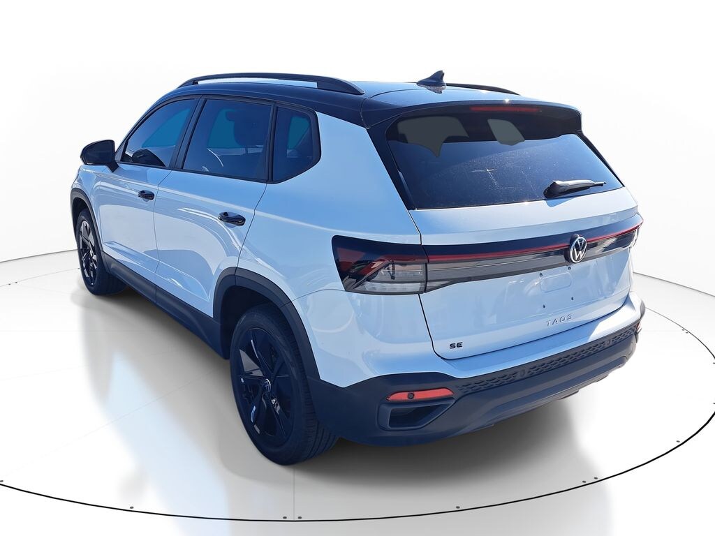 New 2026 Volkswagen Taos 1.5T SE Black SUV