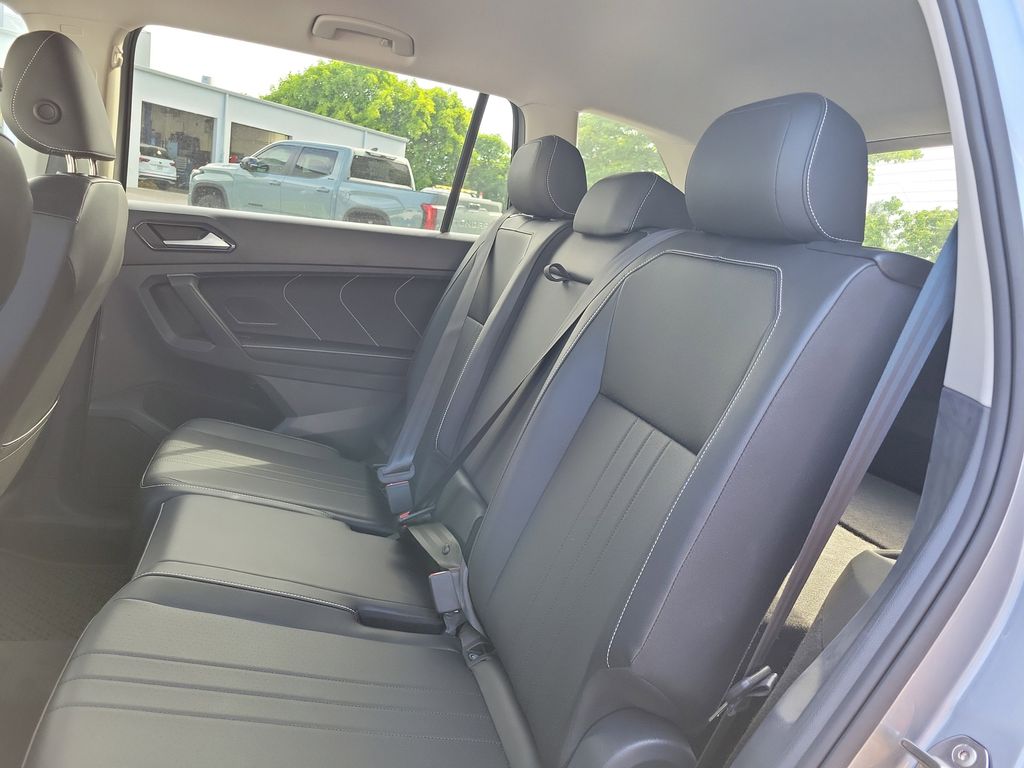 2024 Volkswagen Tiguan SE - Photo 10