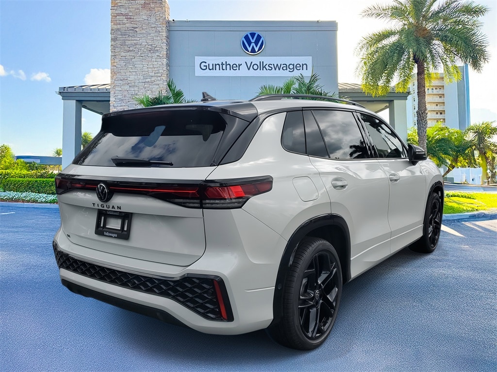 New 2026 Volkswagen Tiguan 2.0T SE R-Line Black SUV
