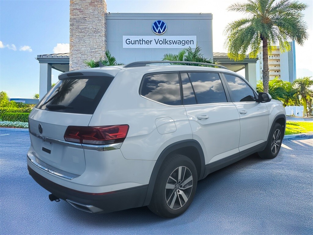 2021 Volkswagen Atlas SE photo 2