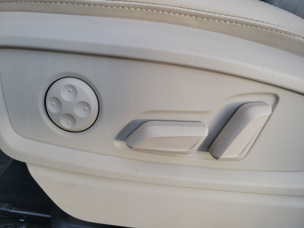 2023 Audi Q5 Premium - Photo 16