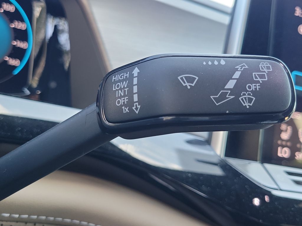 2024 Volkswagen Atlas Cross Sport SE w/Tech - Photo 24