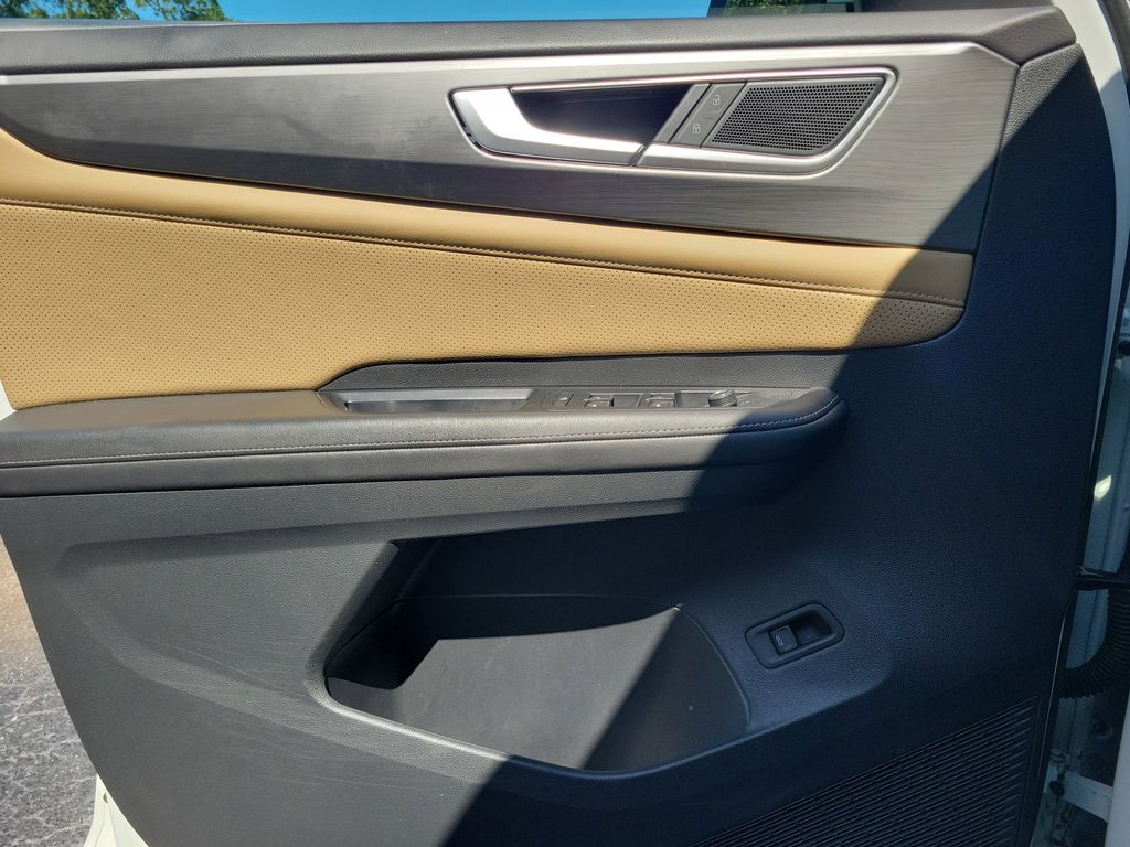 2024 Volkswagen Atlas Cross Sport SE w/Tech - Photo 16