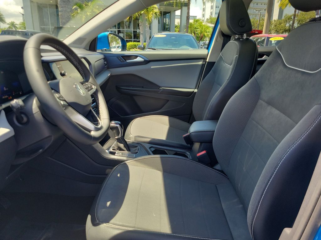 2023 Volkswagen Taos SE - Photo 16