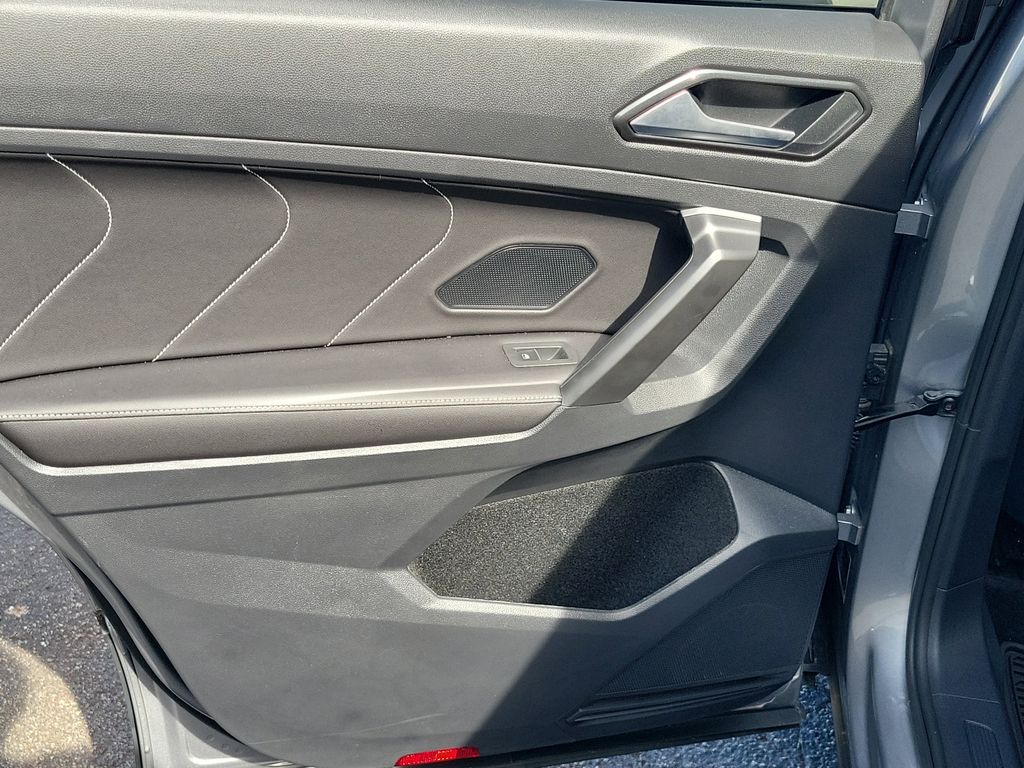 2024 Volkswagen Tiguan SE - Photo 7