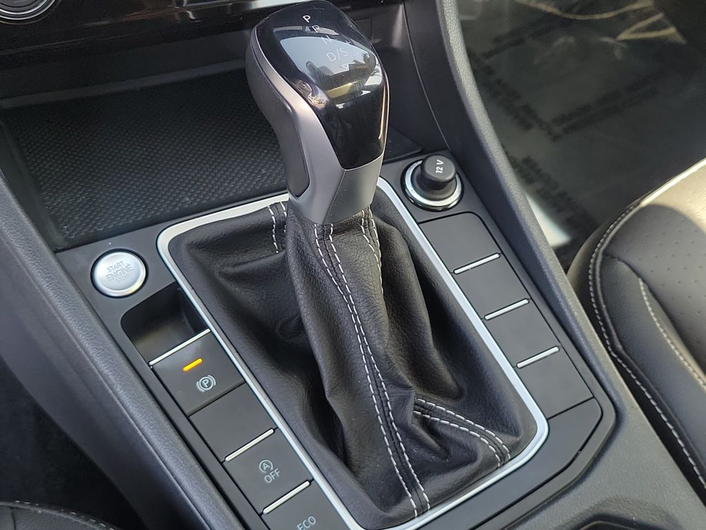 2024 Volkswagen Jetta SE - Photo 27