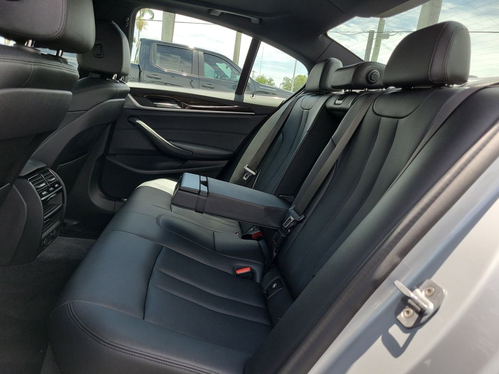 2019 BMW 5 Series 530i - Photo 15