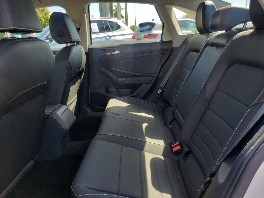 2024 Volkswagen Jetta SE - Photo 10