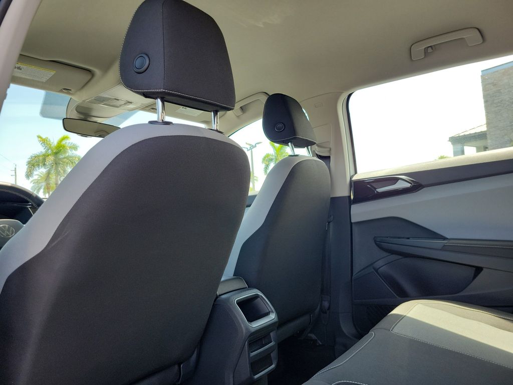2024 Volkswagen Taos S - Photo 9