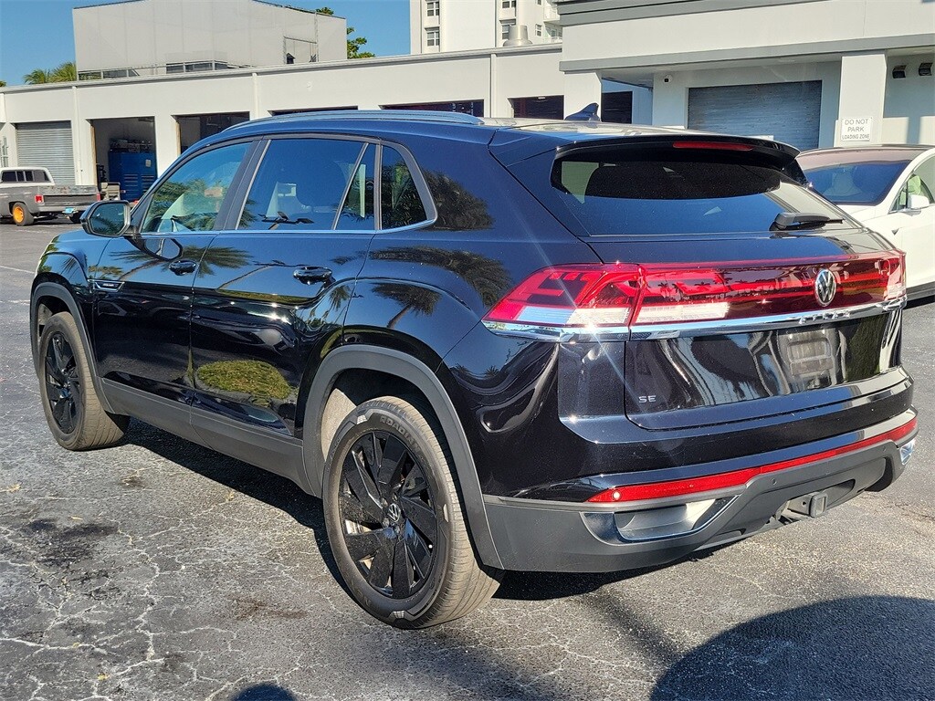 2024 Volkswagen Atlas Cross Sport SE Technology photo 3