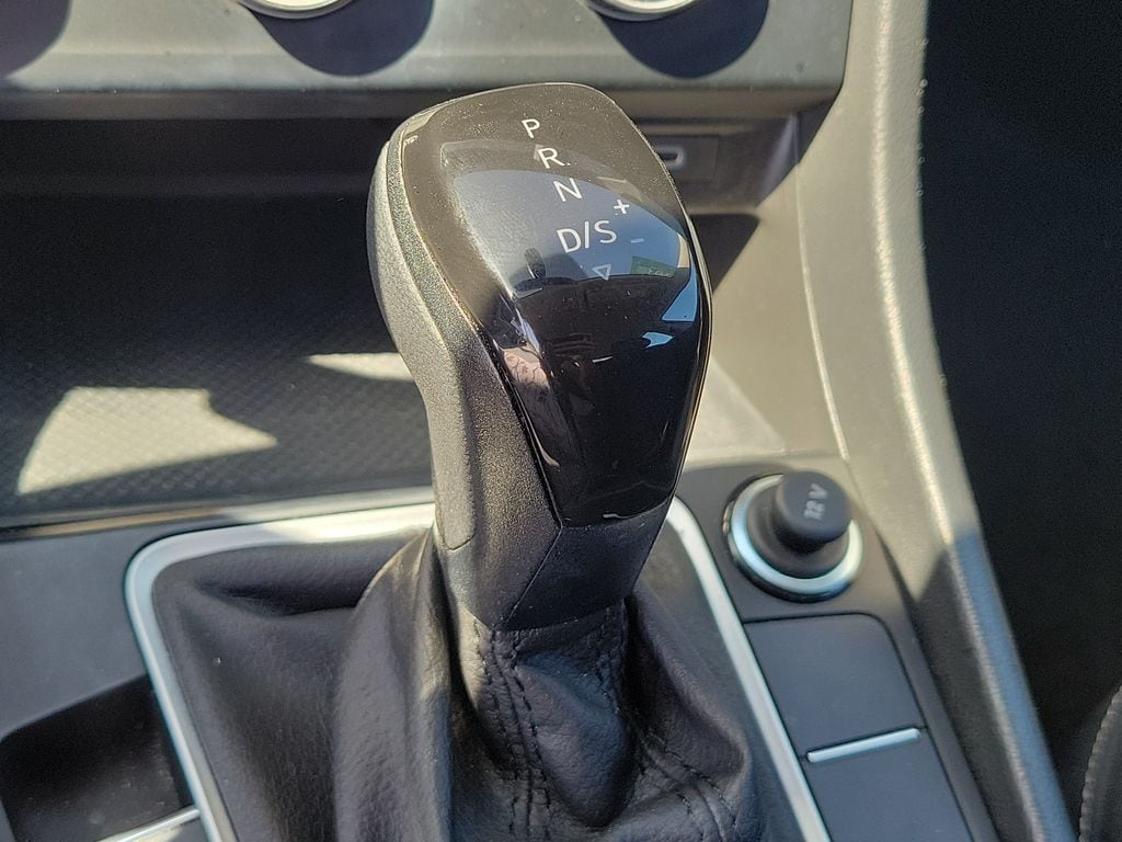 2023 Volkswagen Jetta S - Photo 30
