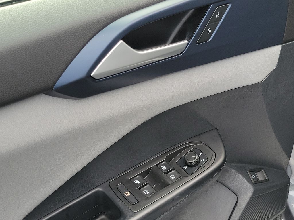 2023 Volkswagen Taos SE - Photo 15