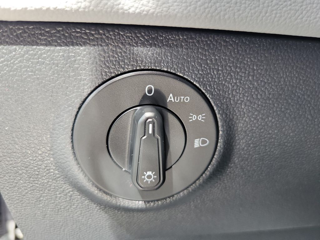 2023 Volkswagen Taos SE - Photo 17