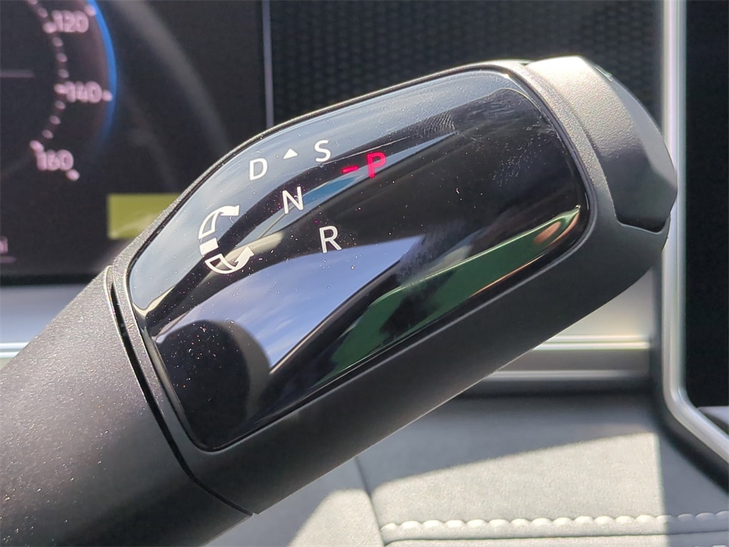 2025 Volkswagen Tiguan SE photo 3