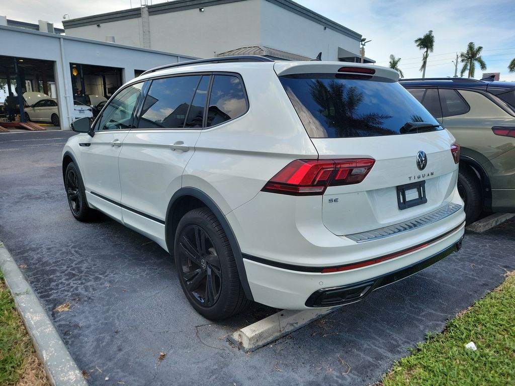 2023 Volkswagen Tiguan SE R-LINE BLACK - Photo 2