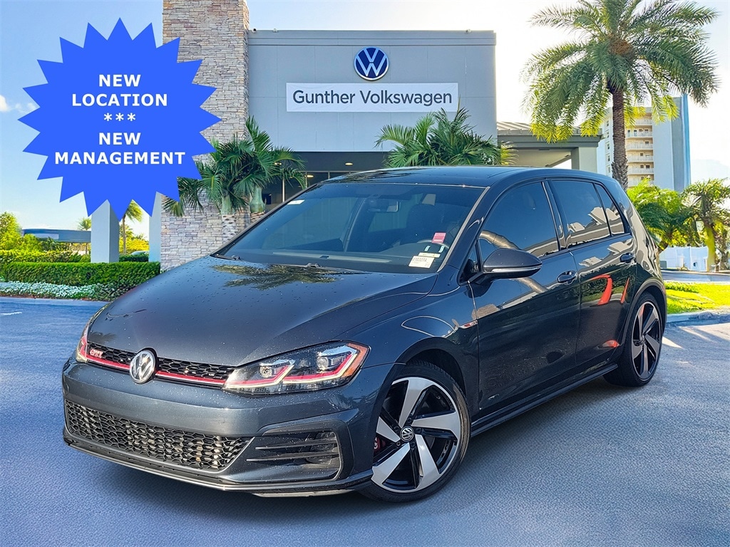 2020 Volkswagen Golf GTI SE's photo