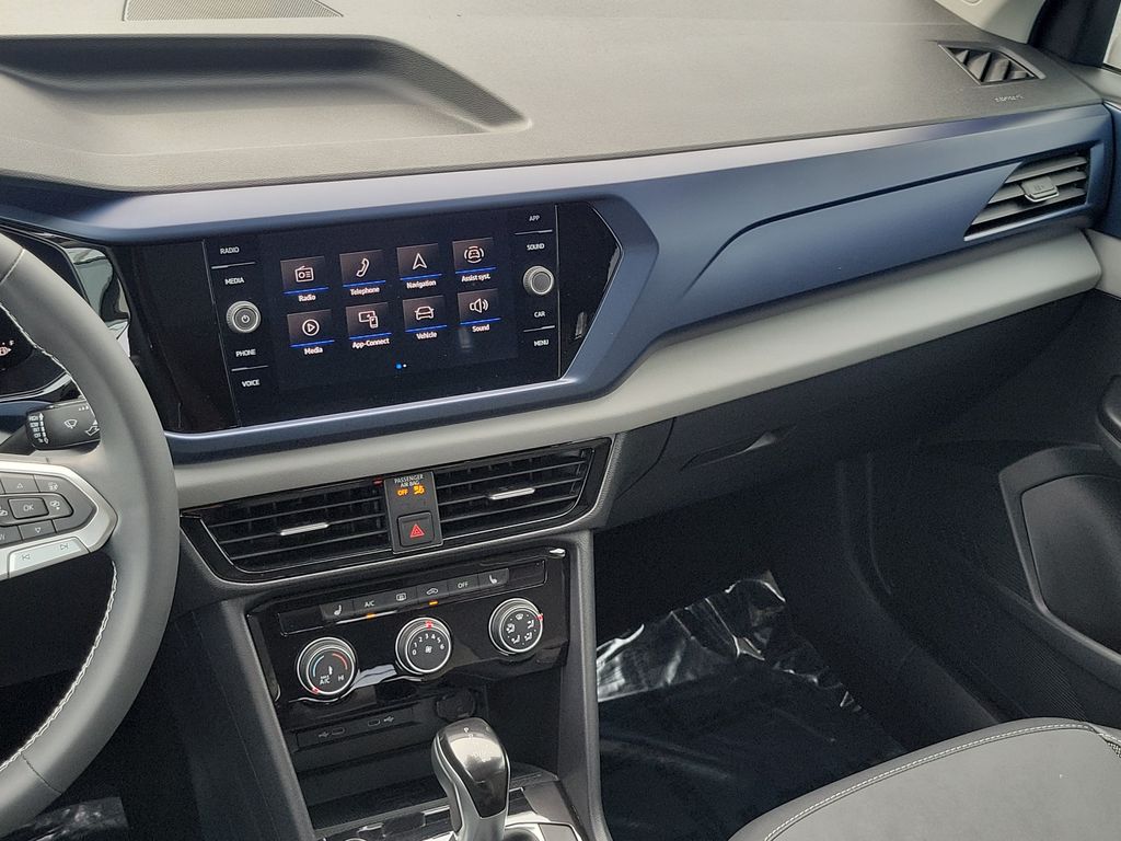 2023 Volkswagen Taos SE - Photo 13