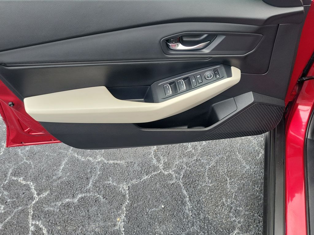2025 Honda Accord SE - Photo 14