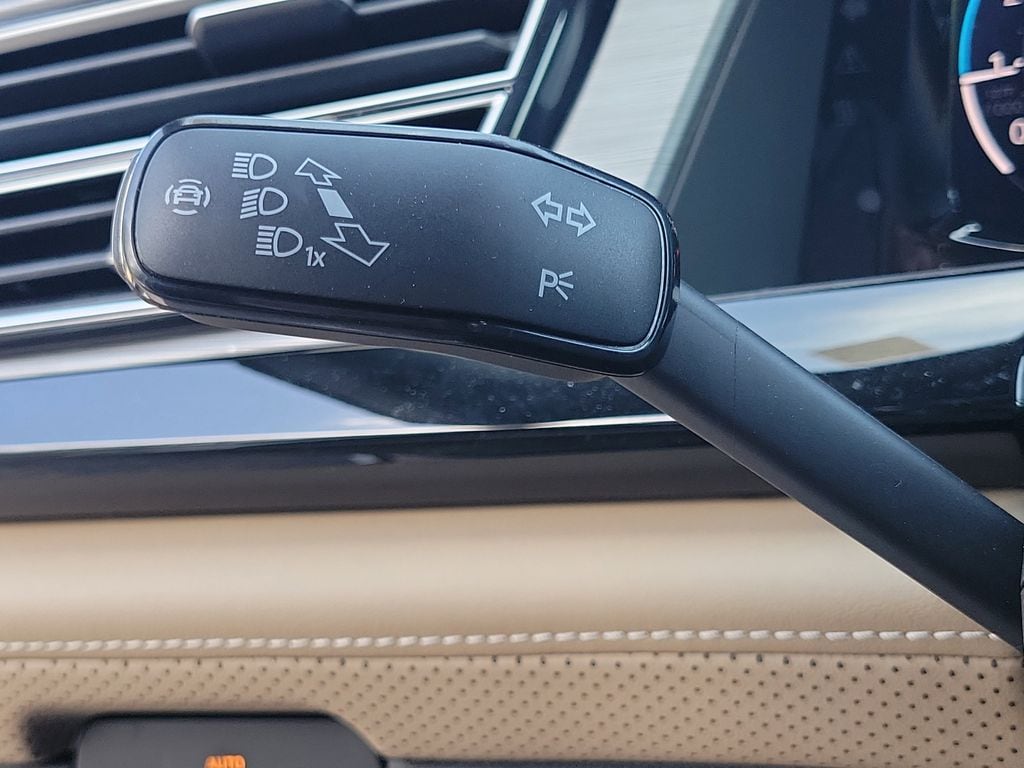 2024 Volkswagen Atlas Cross Sport SE w/Tech - Photo 25