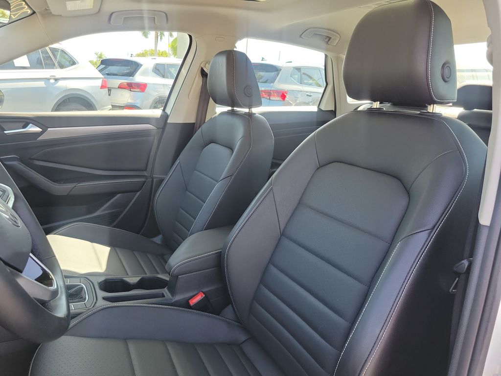 2024 Volkswagen Jetta SE - Photo 17