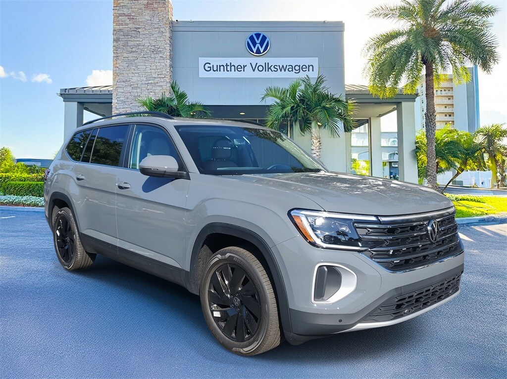 2026 Volkswagen Atlas SE Technology photo 2