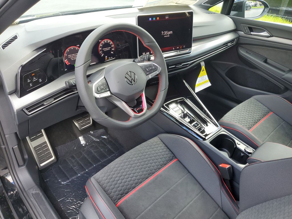 2025 Volkswagen Golf GTI SE - Photo 16