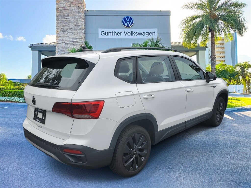 2022 Volkswagen Taos S photo 3