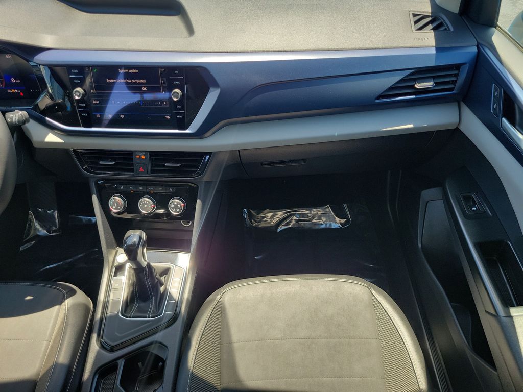 2023 Volkswagen Taos SE - Photo 12