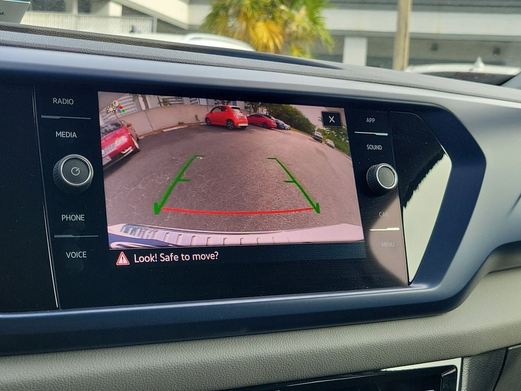 2023 Volkswagen Taos SE - Photo 27
