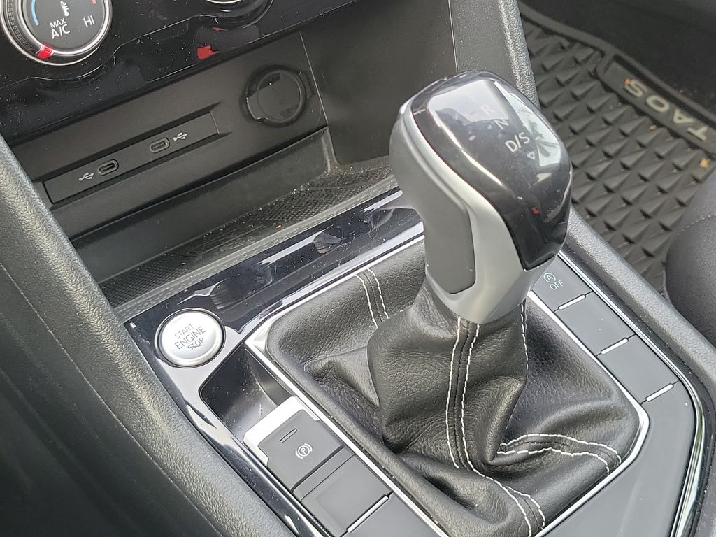 2023 Volkswagen Taos SE - Photo 29