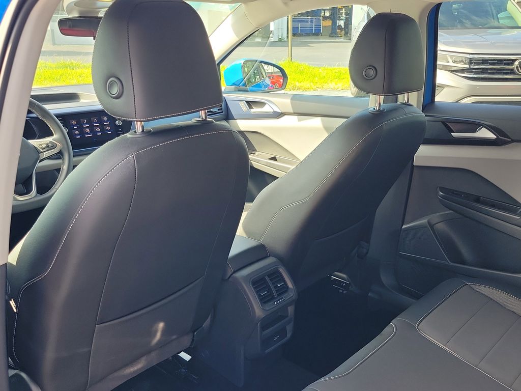2023 Volkswagen Taos SE - Photo 8
