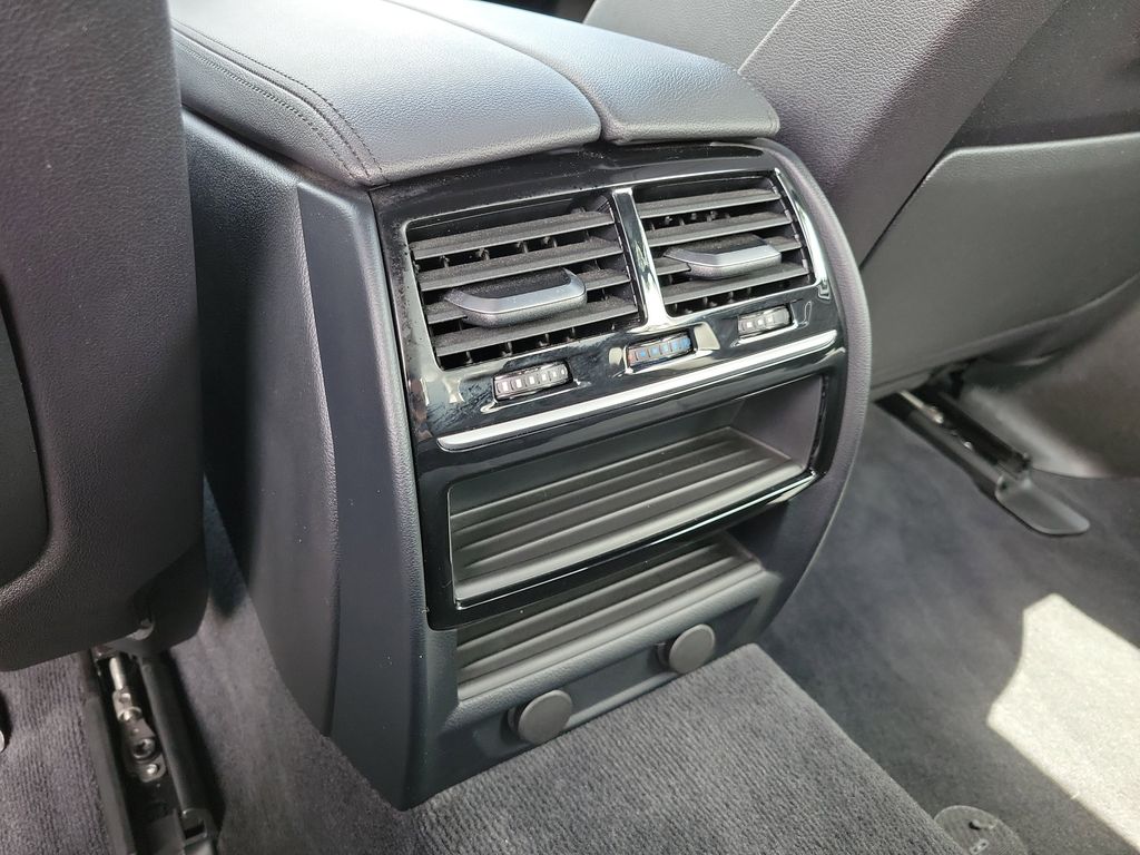 2019 BMW 5 Series 530i - Photo 16