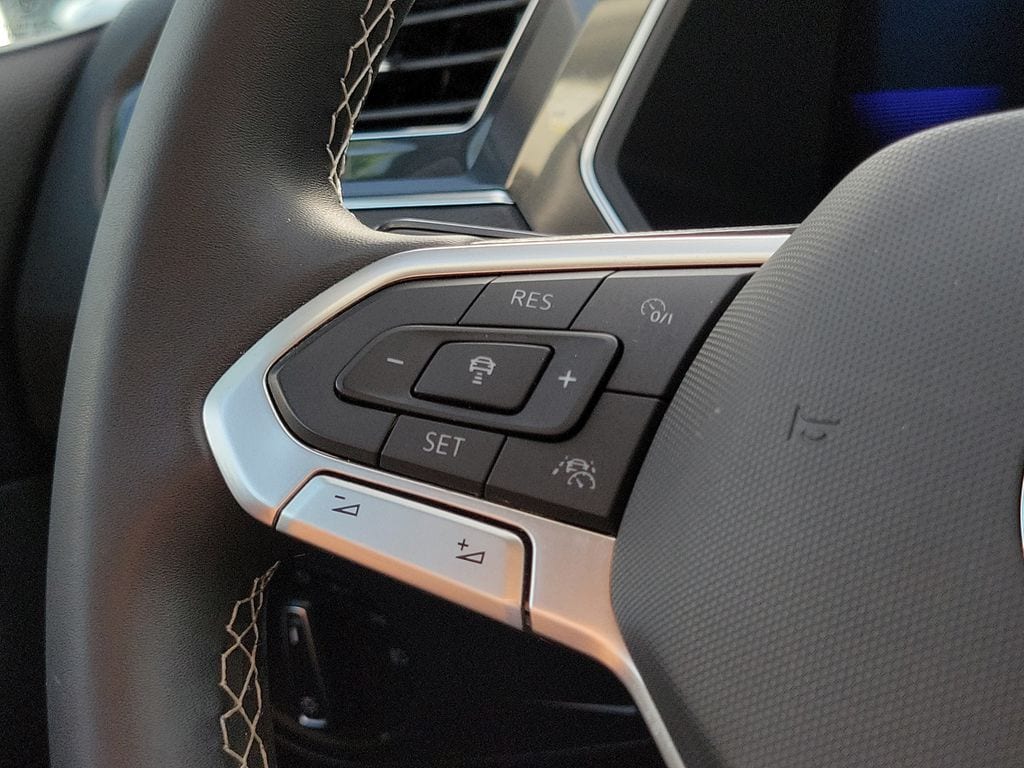2023 Volkswagen Tiguan SE - Photo 23