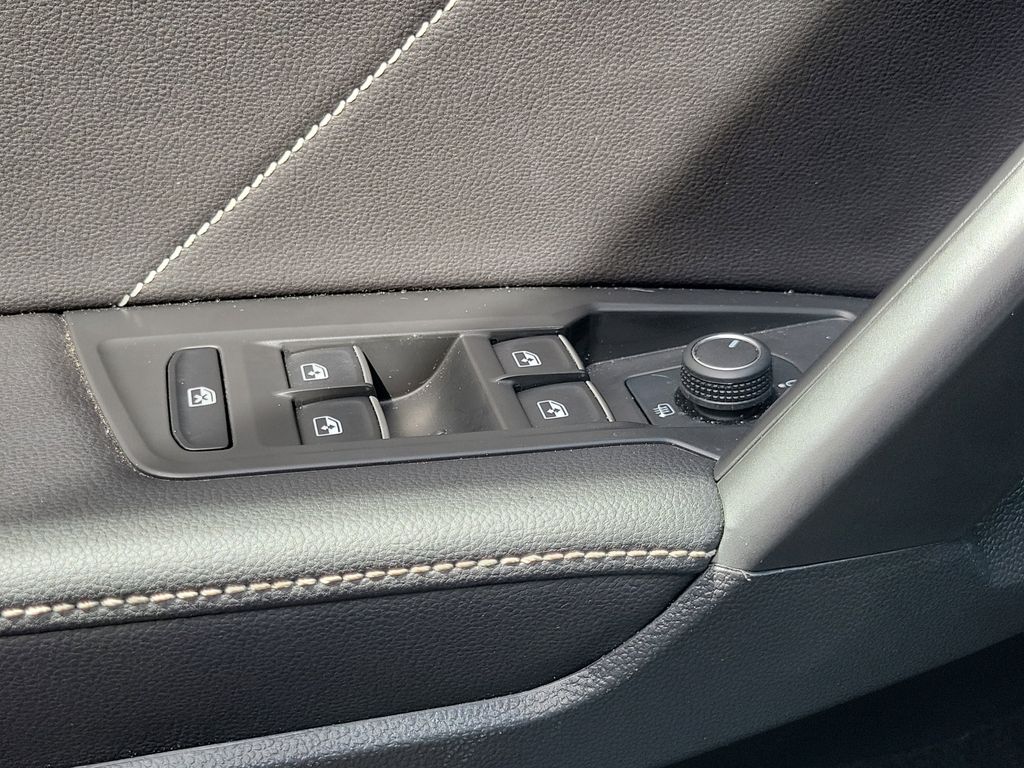 2024 Volkswagen Tiguan SE - Photo 18