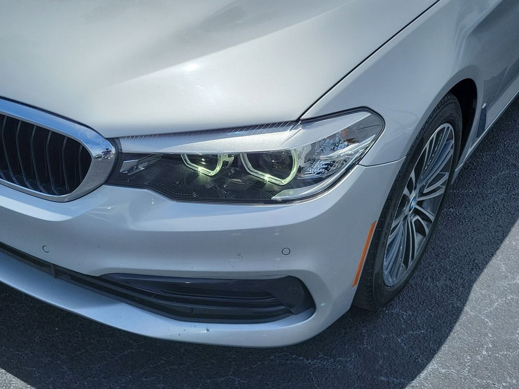 2019 BMW 5 Series 530i - Photo 9
