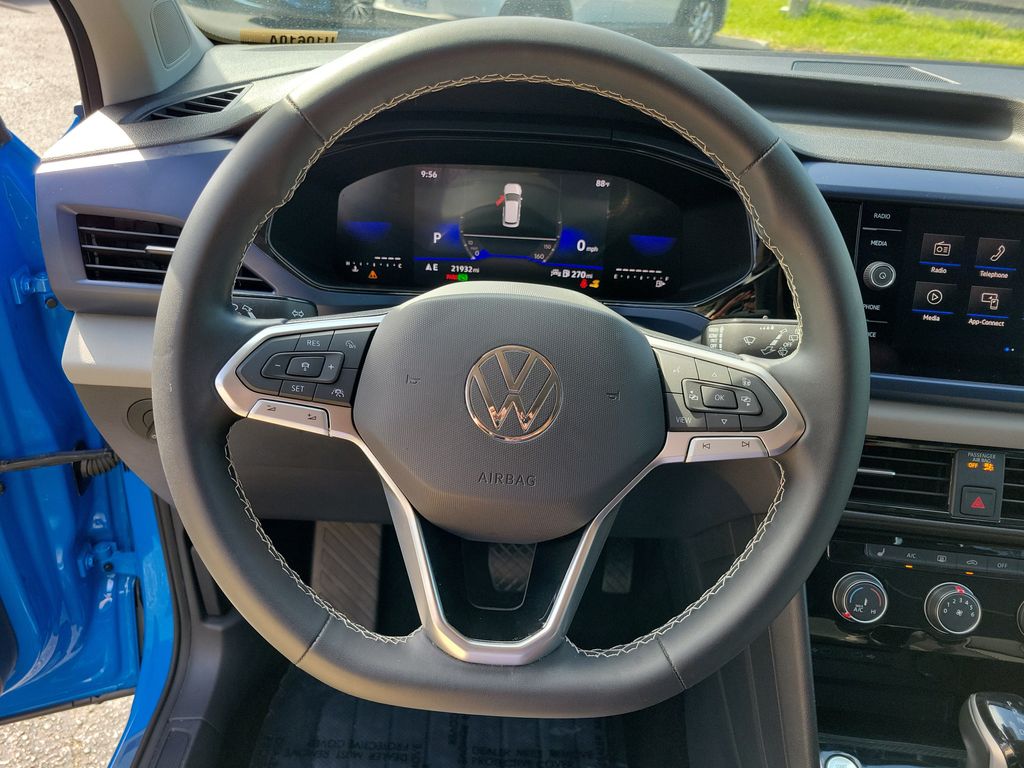 2023 Volkswagen Taos SE - Photo 16