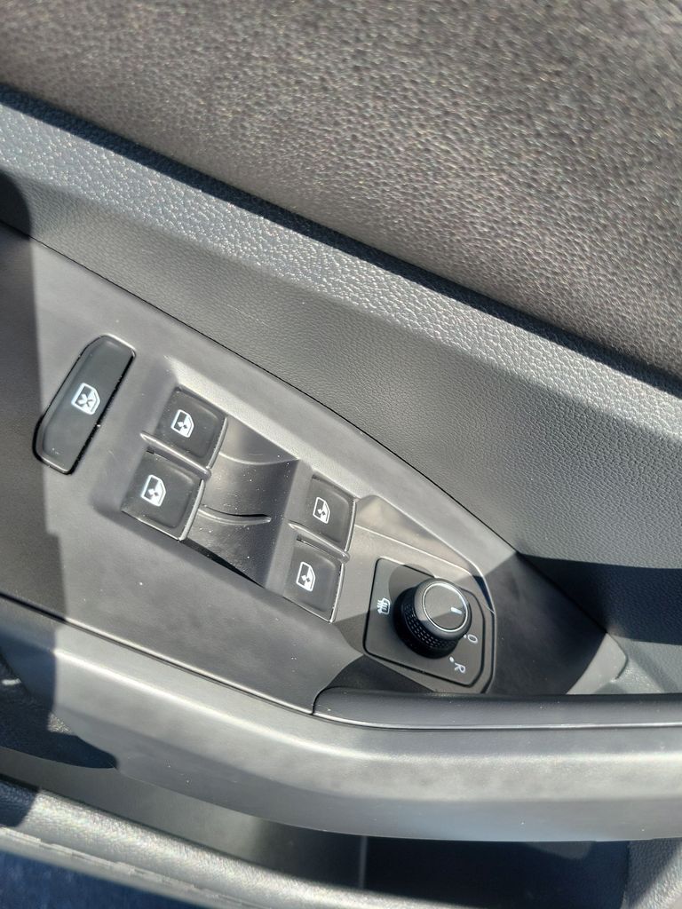 2024 Volkswagen Jetta SE - Photo 14