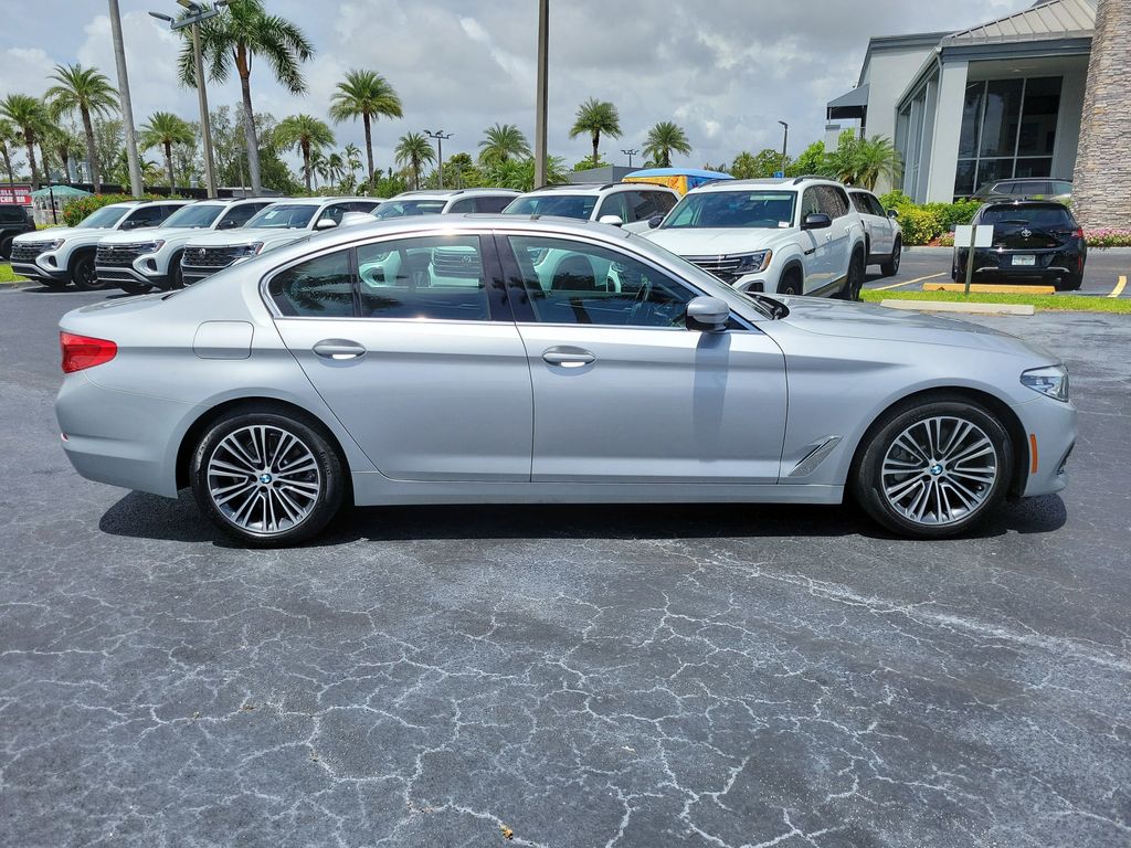 2019 BMW 5 Series 530i - Photo 6