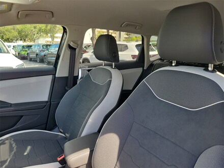 2025 Volkswagen Taos 1.5T SE SUV