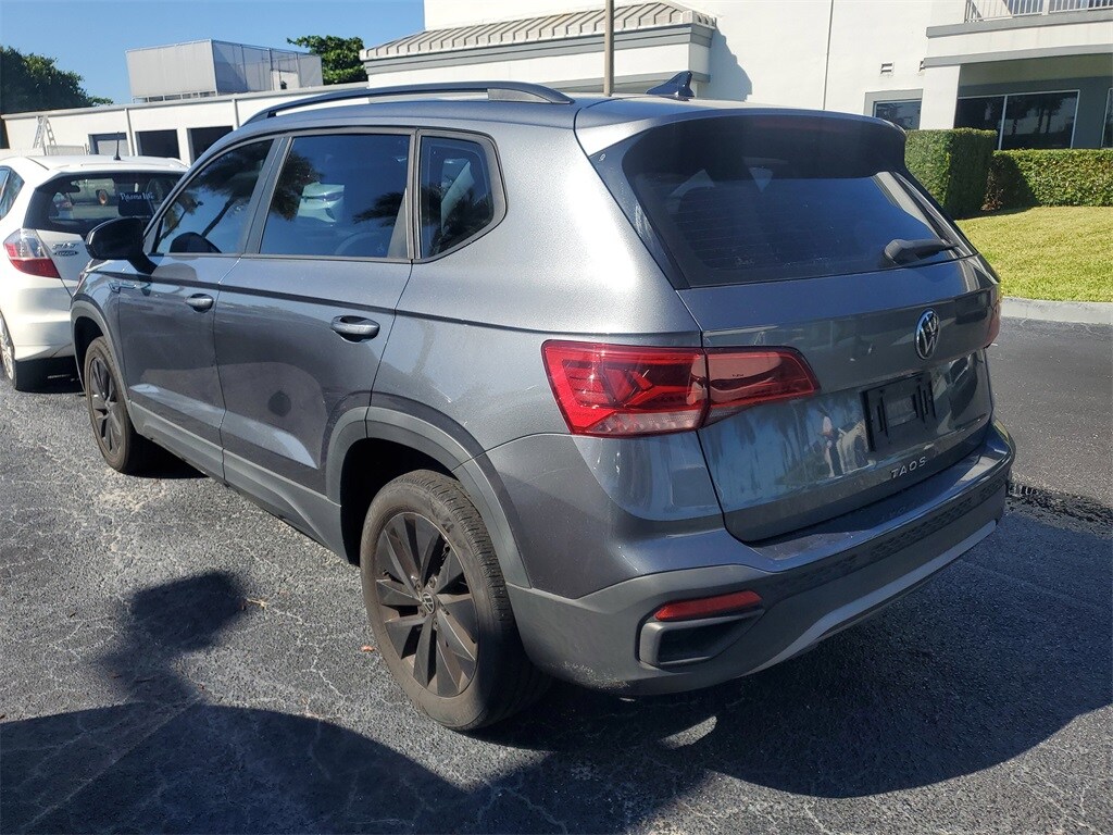2022 Volkswagen Taos S photo 3