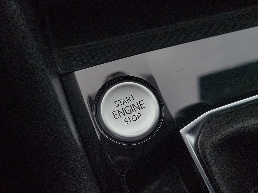 2023 Volkswagen Taos SE - Photo 28