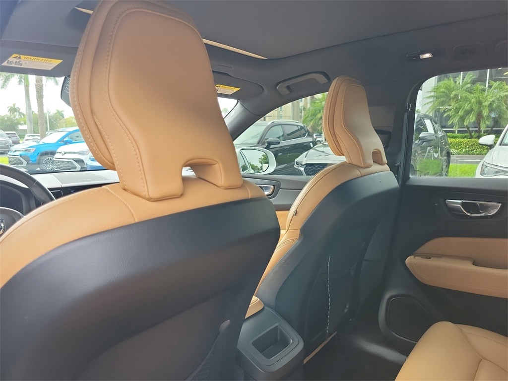 2022 Volvo XC60 Inscription - Photo 13