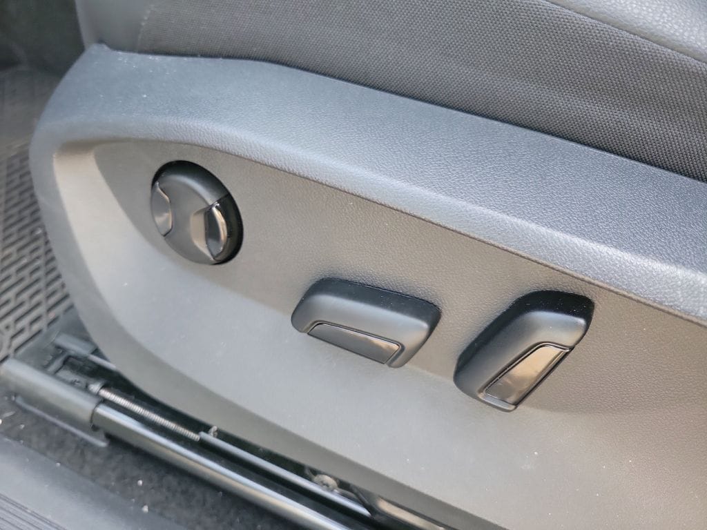 2024 Volkswagen Tiguan SE - Photo 16