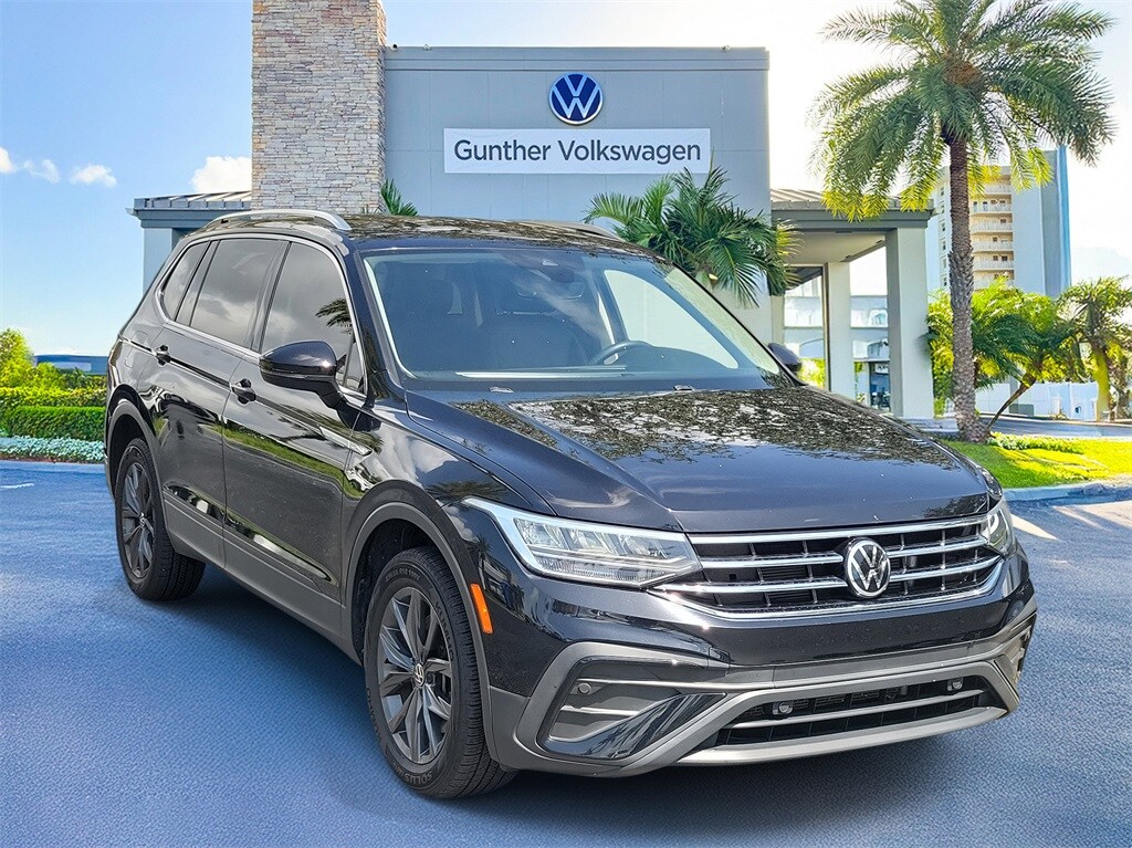 2022 Volkswagen Tiguan SE photo 2