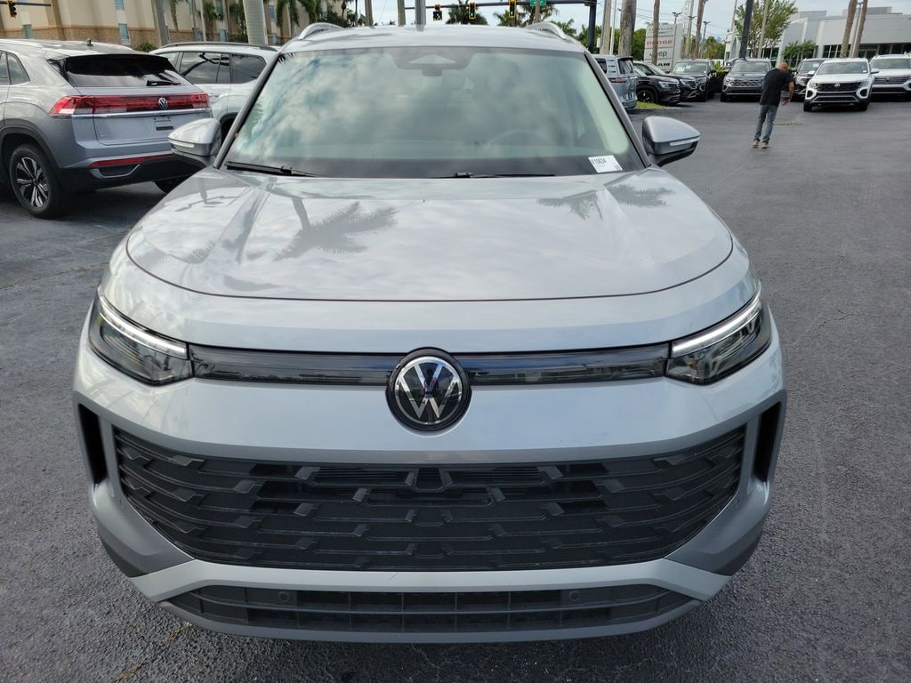 New 2025 Volkswagen Tiguan 2.0T SE SUV