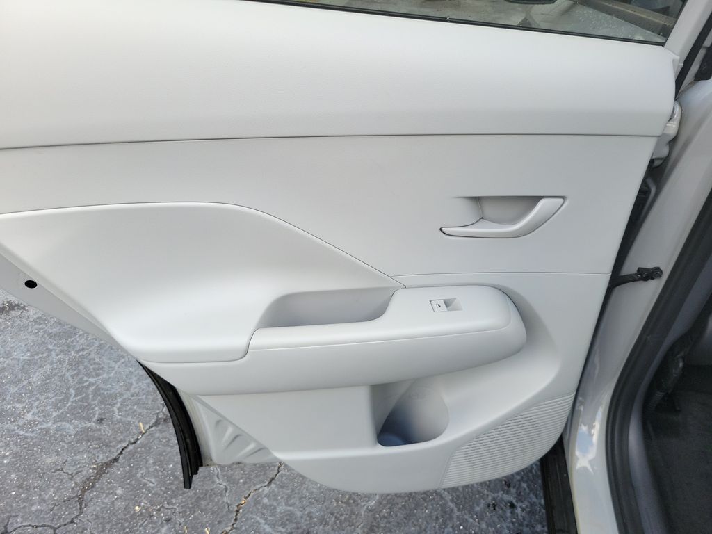 2024 Hyundai Kona SEL - Photo 13