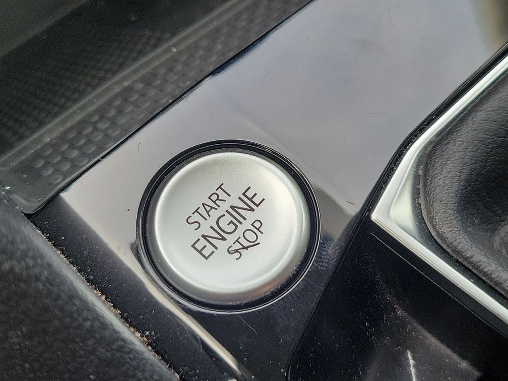 2023 Volkswagen Taos SE - Photo 28
