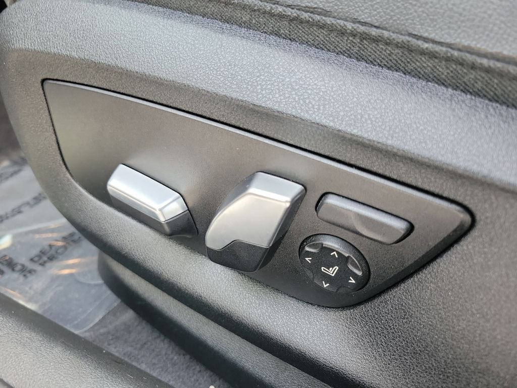 2019 BMW 5 Series 530i - Photo 22