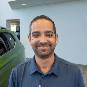 Staff member Reynaldo Alvarado from ID_2cc985